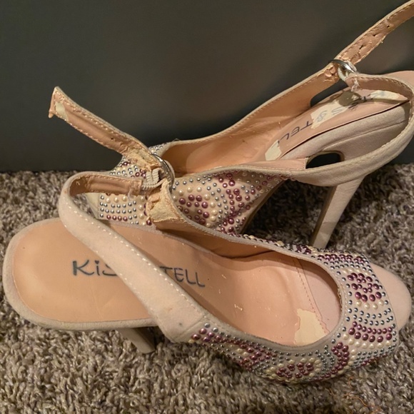 Heels - Picture 3 of 3